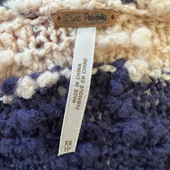 Free People XS navy combo front button cardigan - Picture 12 of 12